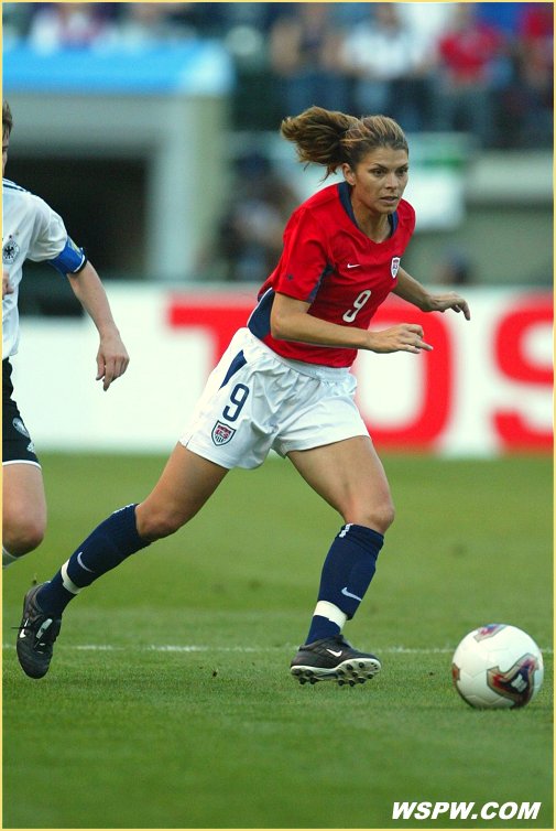 mia hamm - (c) Paul Martinez / PHOTOSPORT.COM