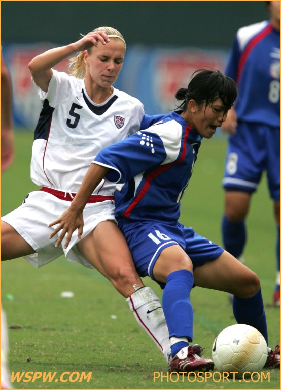 Lindsay Tarpley (C) Paul martinez / PHOTOSPORT